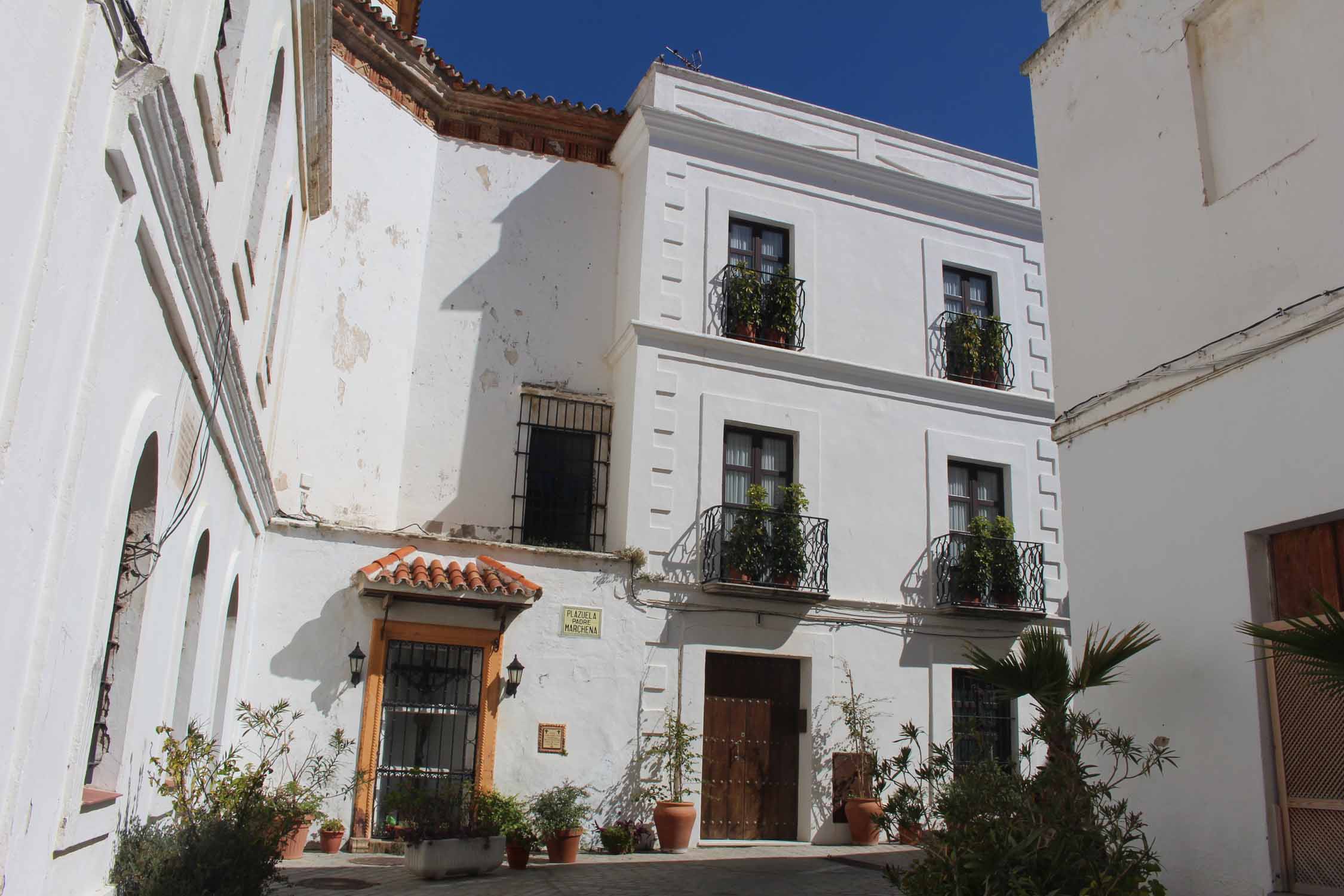 Tarifa, maisons blanches, place