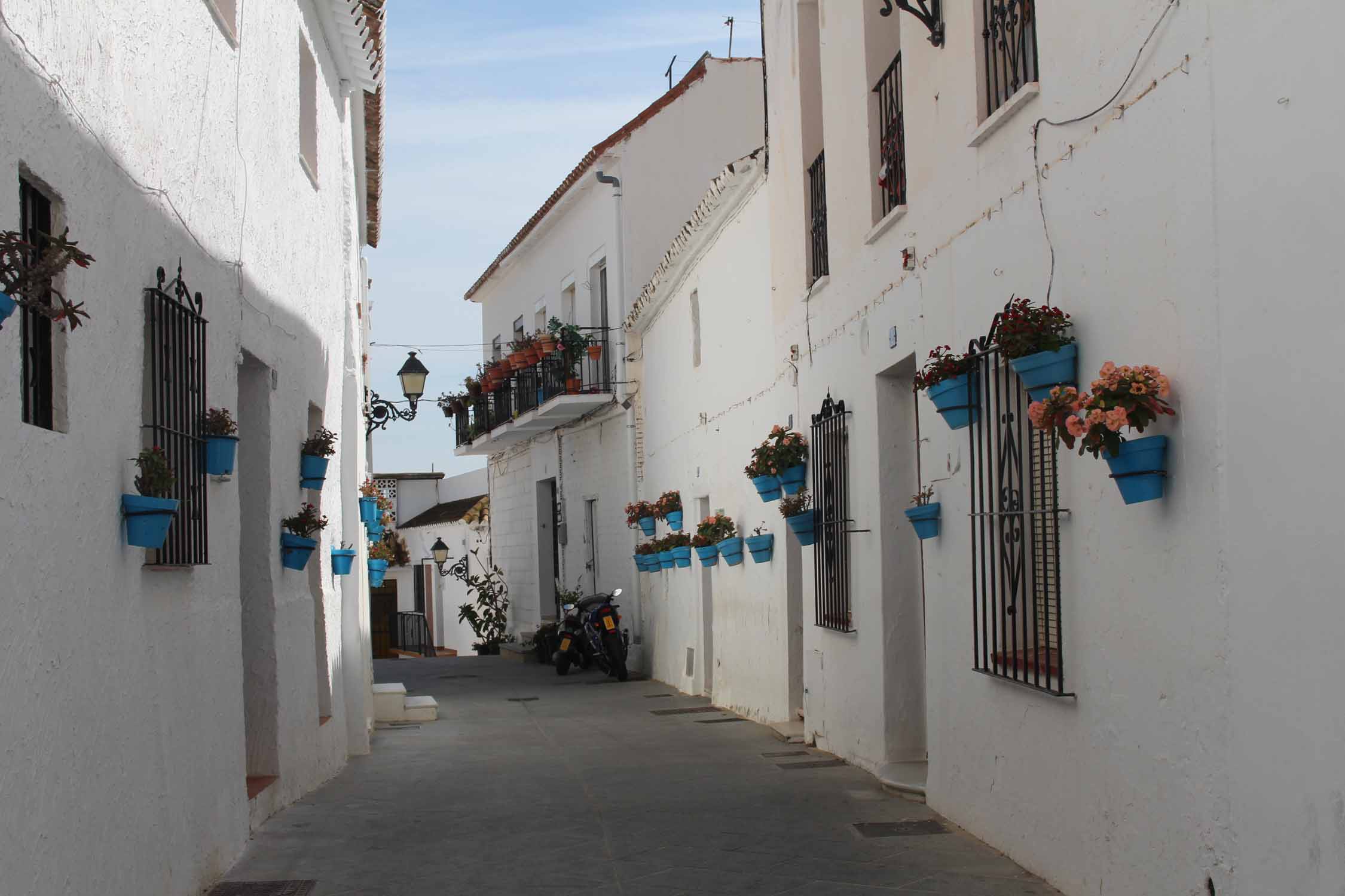 Mijas, village blanc, ruelle