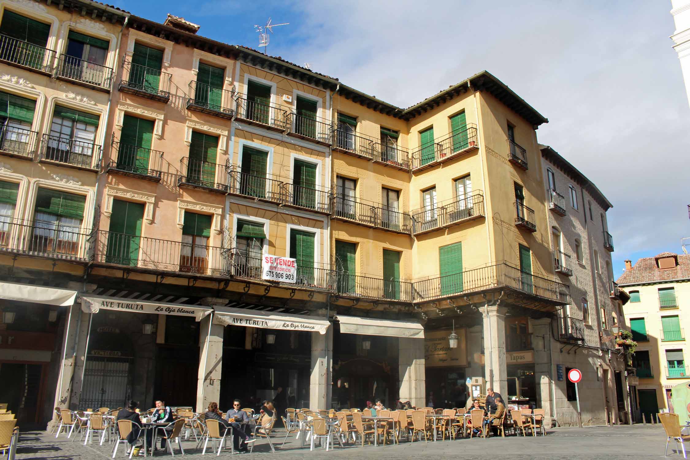 Ségovie, place principale, façades