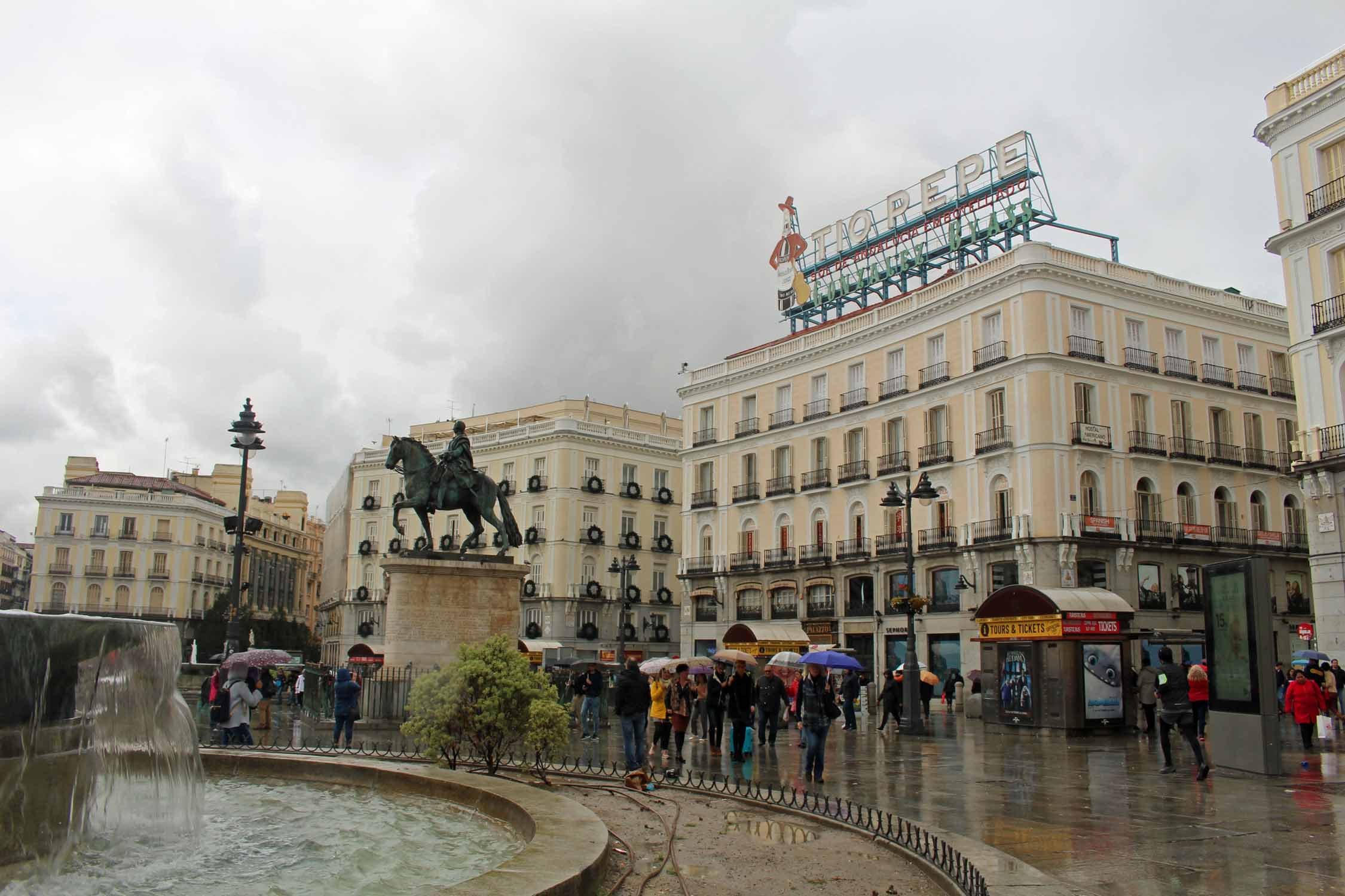 Madrid, Puerta del Sol, statue Carlos III