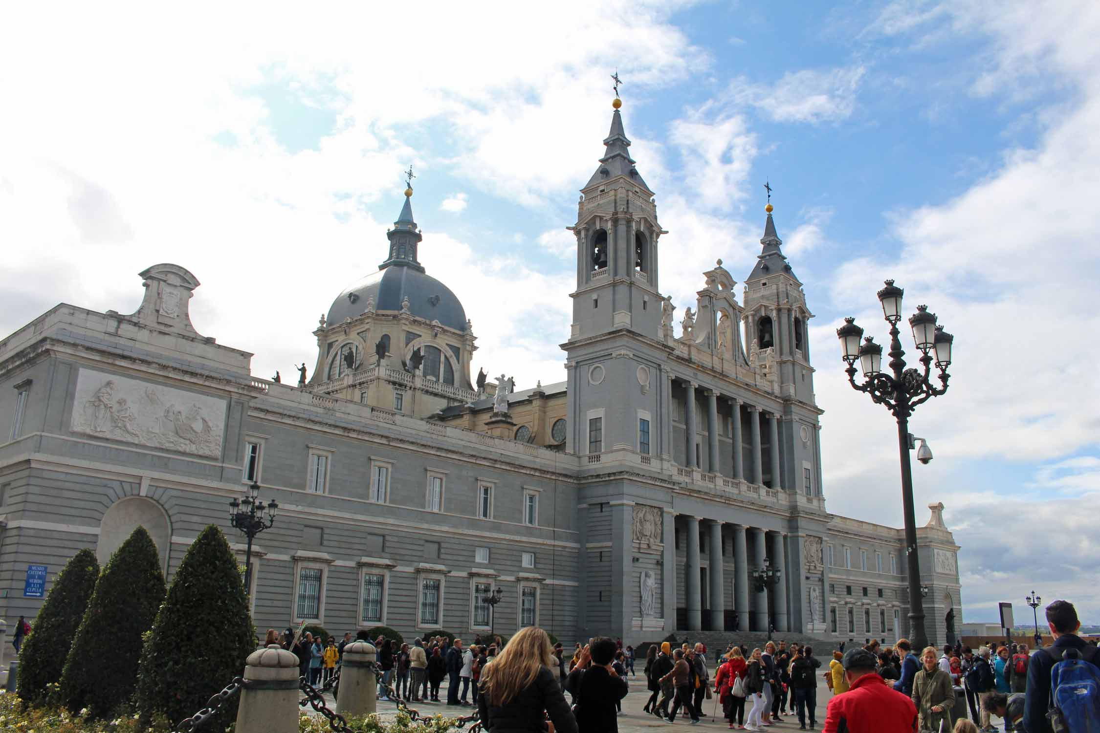 Madrid, cathédrale, place de la Armeria