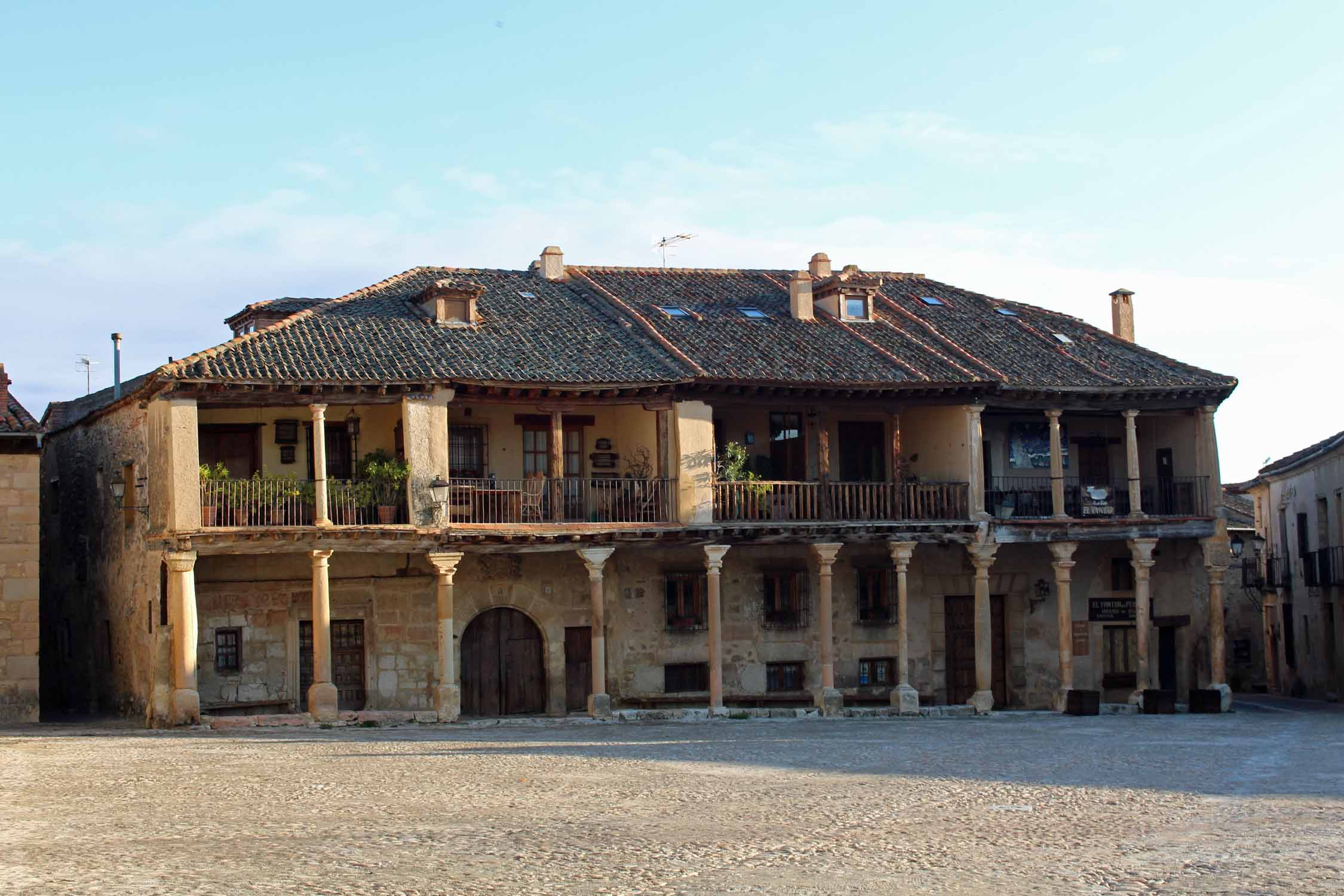 Pedraza, place à arcades