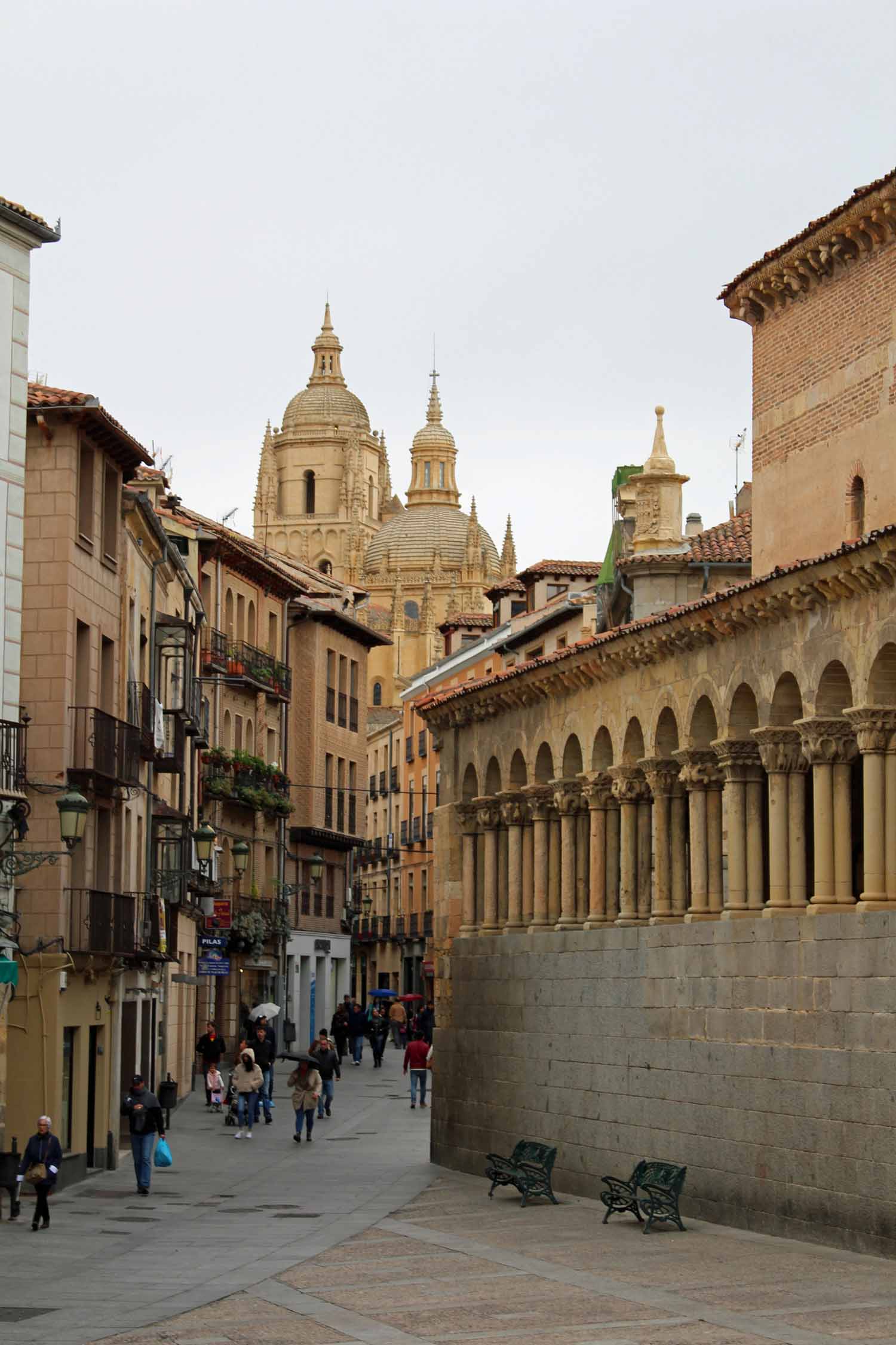 Ségovie, rue Juan Bravo, cathédrale