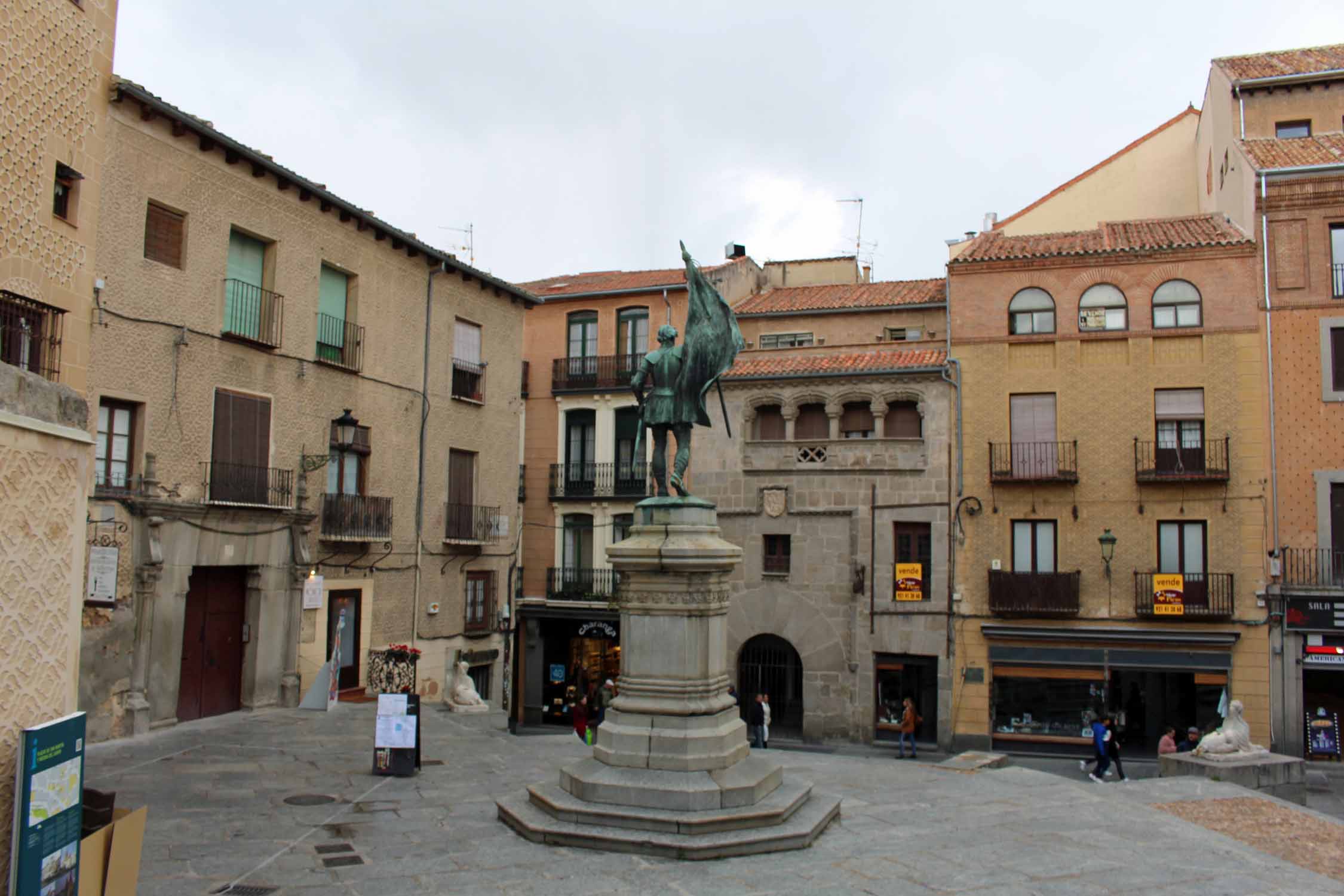 Ségovie, place Medina del Campo