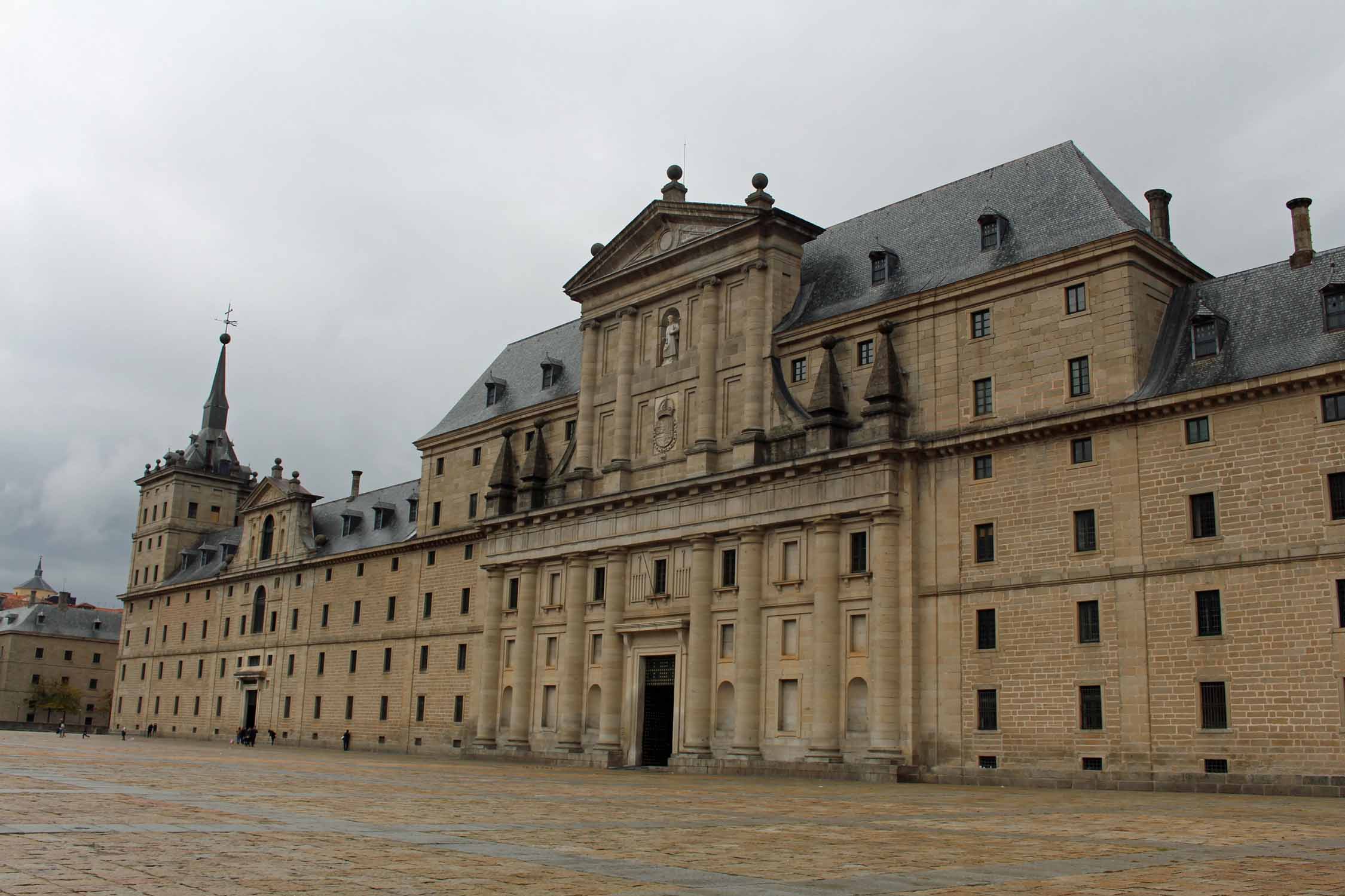 L'Escurial, site royal, façade bâtiment