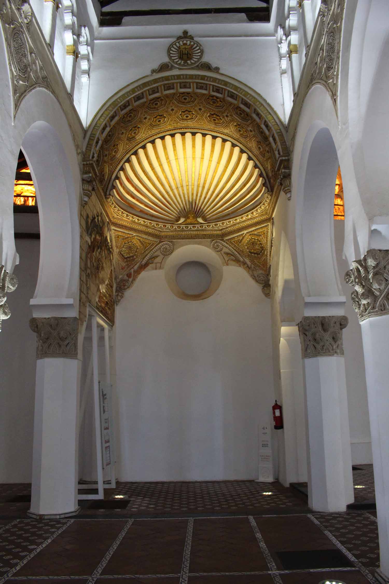 Tolède, synagogue Santa Maria la Blanca, intérieur
