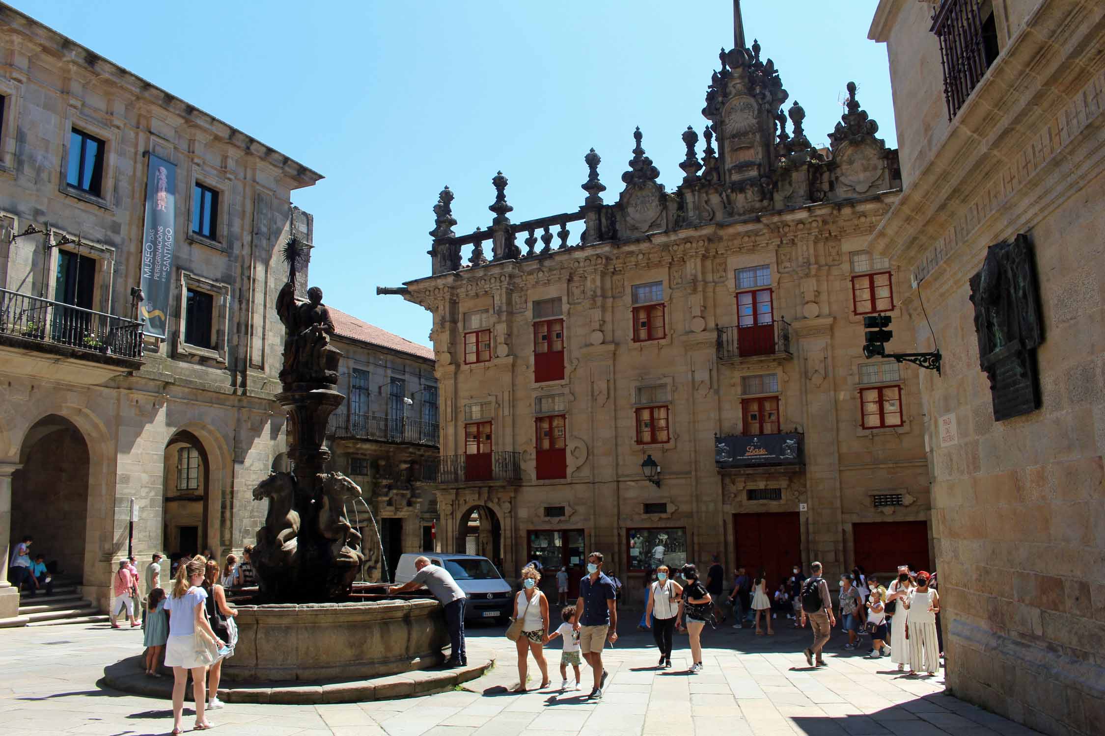 Saint-Jacques-de-Compostelle, place des Praterias