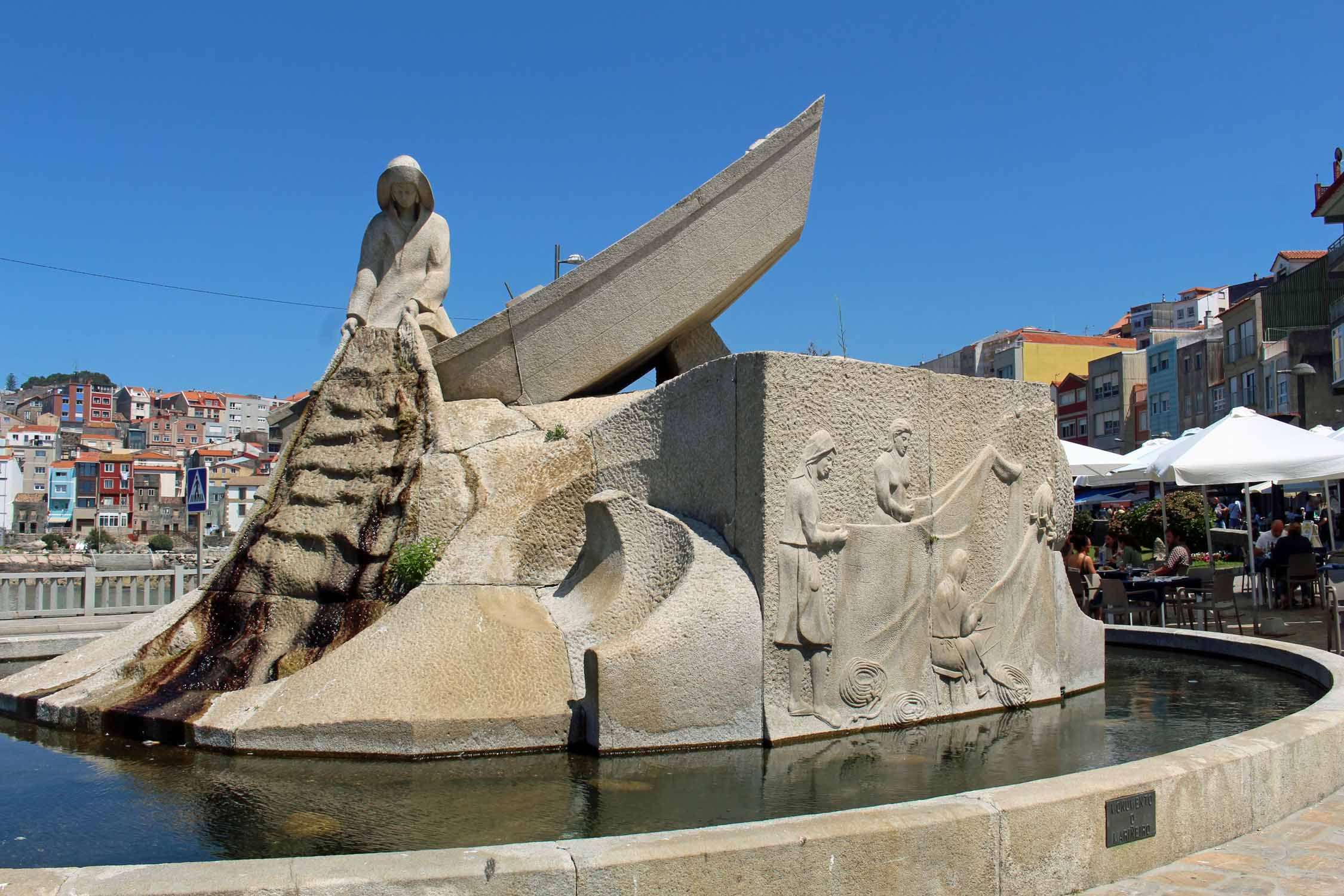 A Guarda, fontaine, monument aux Pêcheurs