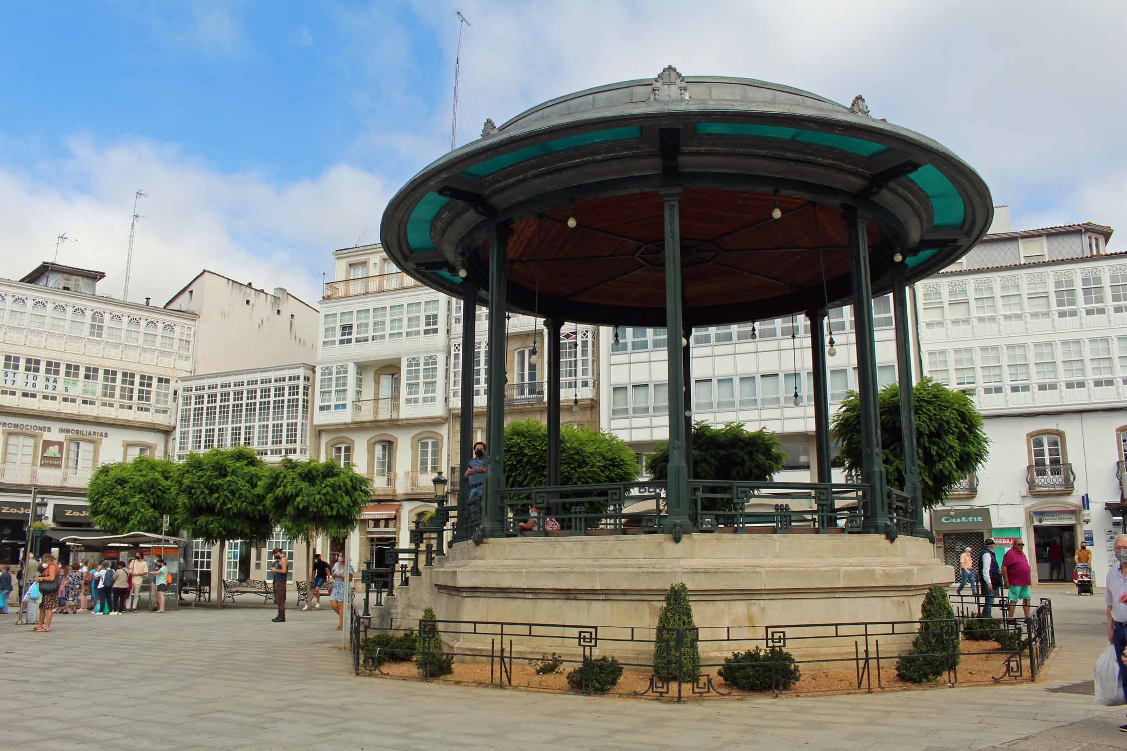 Betanzos, place Imans Garcia Naveira, kiosque