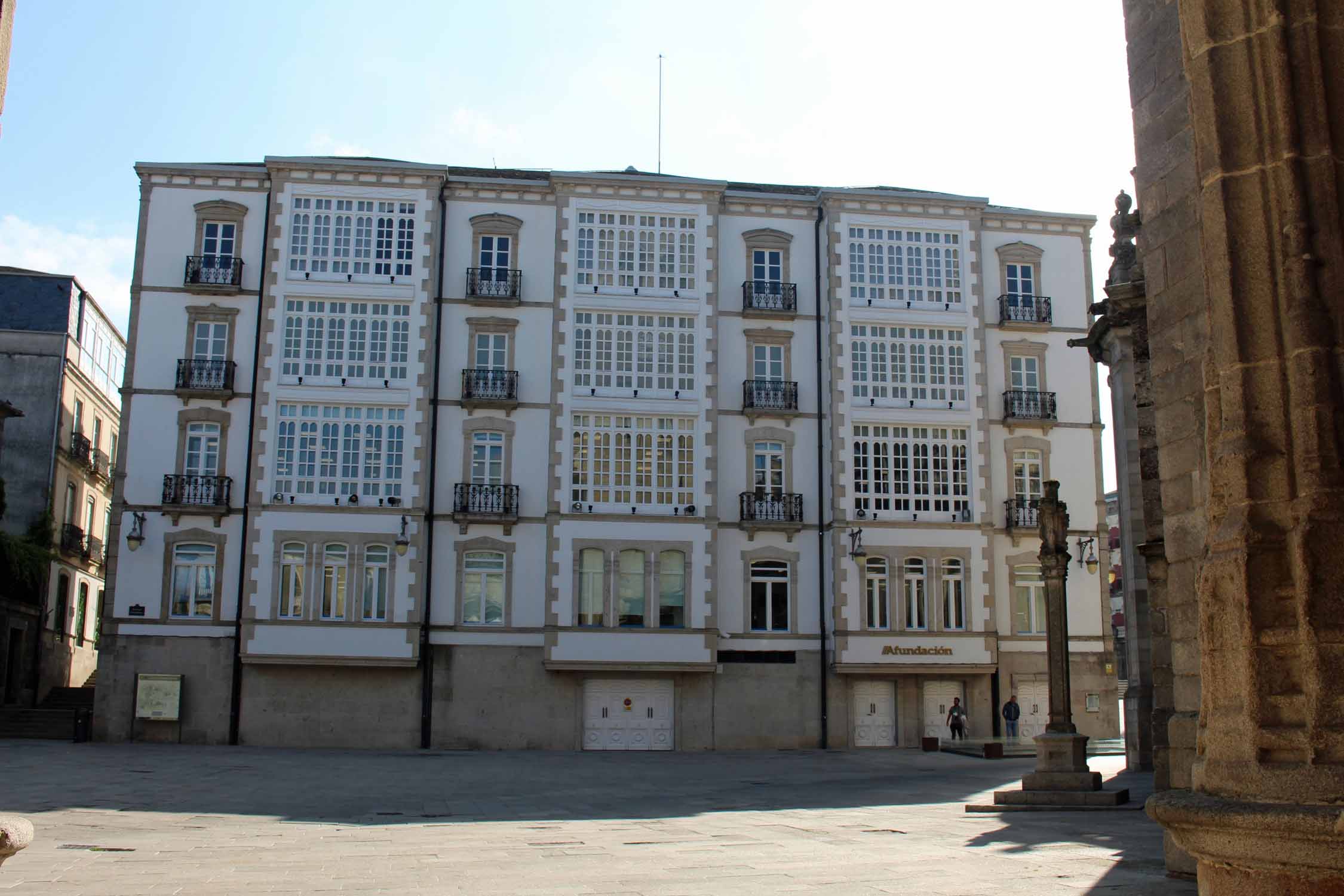 Lugo, bâtiment typique, place Santa Maria