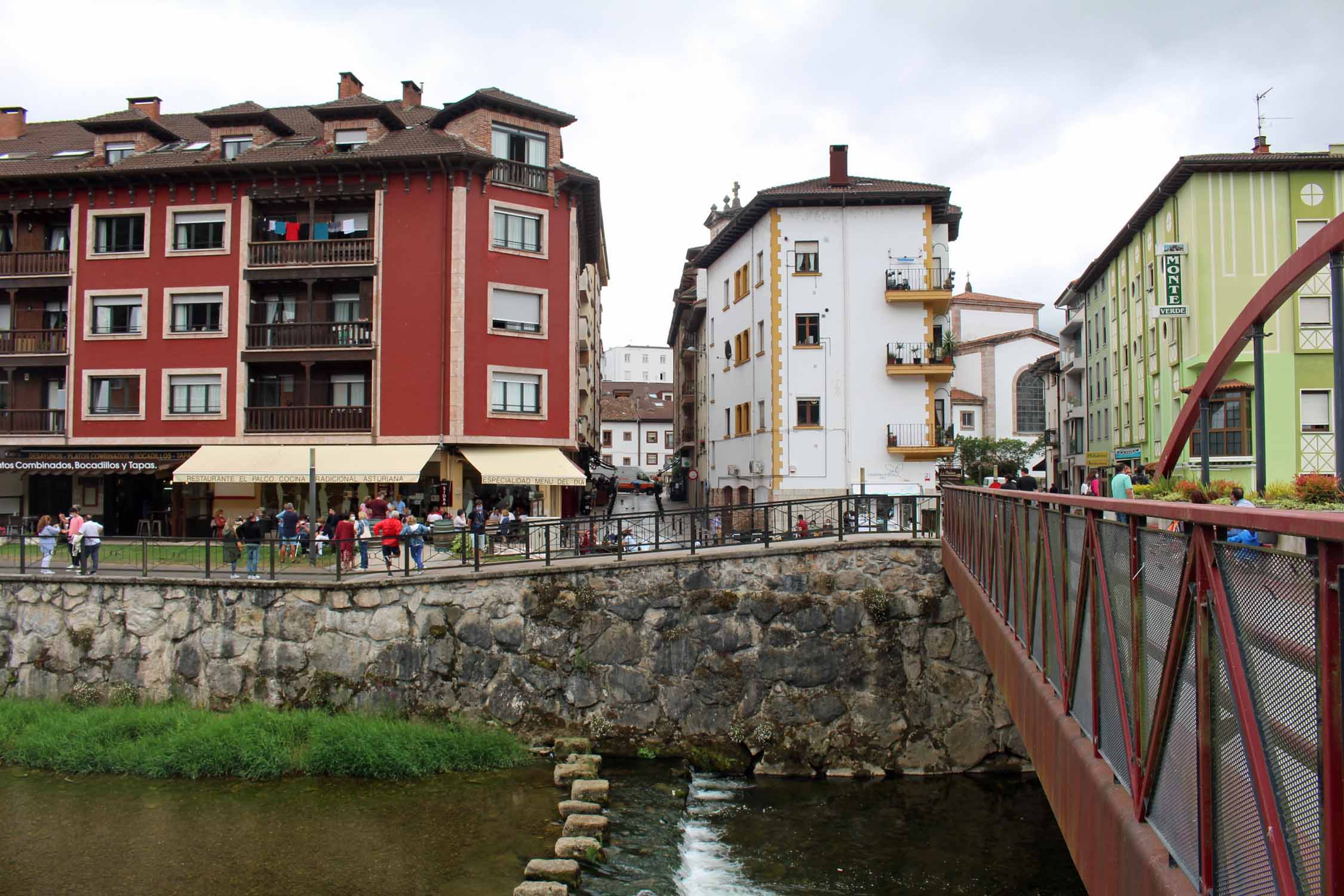 Cangas de Onis, Asturies, rivière Gueña