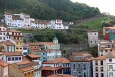 Asturies, beau village color&eacute;, Cudillero