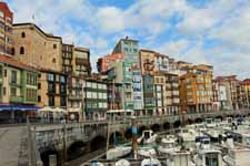 Bermeo, bateaux, fa&ccedil;ades color&eacute;es