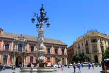 S&eacute;ville, plaza Virgen de los Reyes