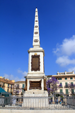 Malaga, place de la Merced, ob&eacute;lisque