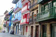 Fontarrabie, maisons, balcons