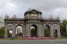 Espagne, Madrid, Puerta de Alcal&agrave;