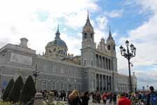 Madrid, cath&eacute;drale, place de la Armeria