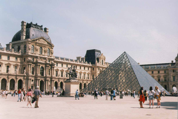 Paris, le Louvre