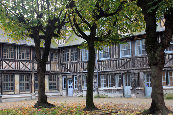 Rouen, Aître St Maclou