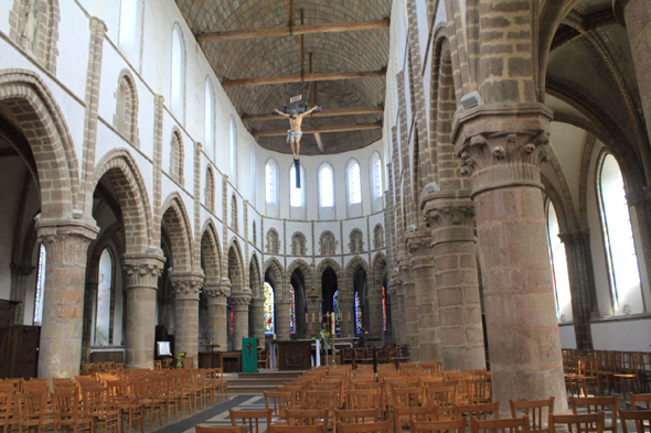 Mortain, Collegiale Saint-Evroult