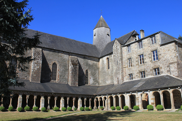 Mortain, Abbaye Blanche