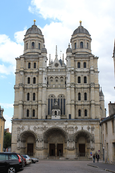 La très belle église Saint-Michel de Dijon