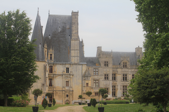 Fontaine-Henry, château