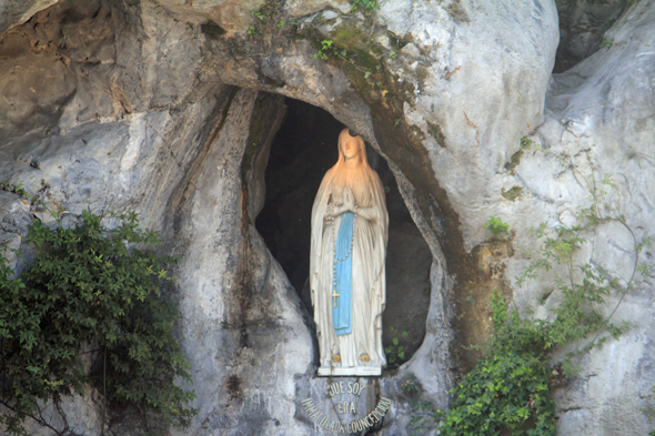 Grotte de Massabielle, Lourdes