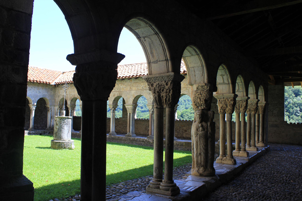 Saint-Bertrand-de-Comminges, cathédrale Sainte-Marie, cloître