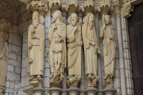 Chartres, cathédrale, statue