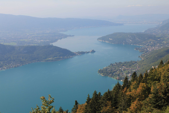 Le magnifique lac d'Annecy