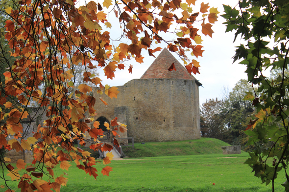 Crèvecœur-en-Auge, château