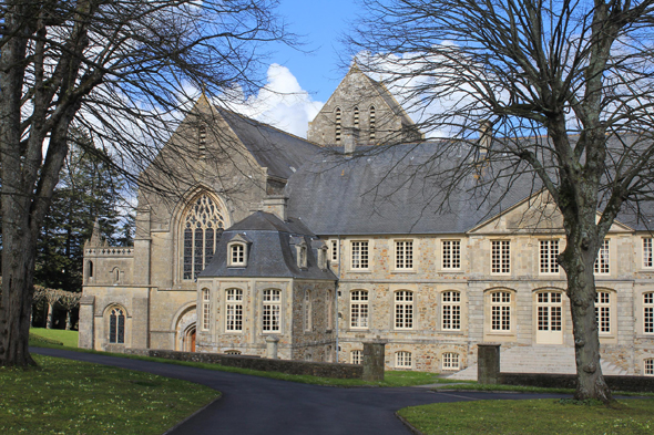 Saint-Sauveur-le-Vicomte, abbaye
