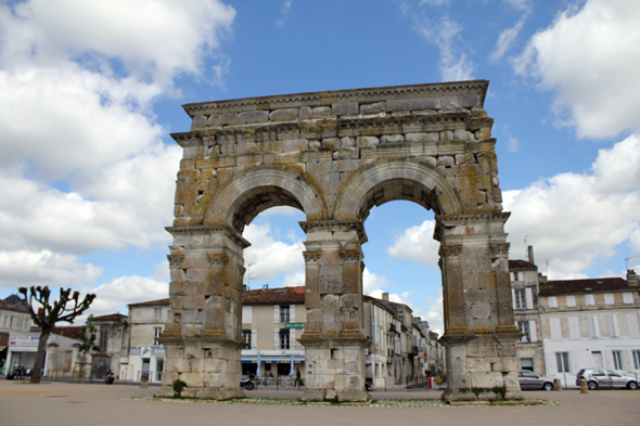 Saintes, Arc de Germanicus