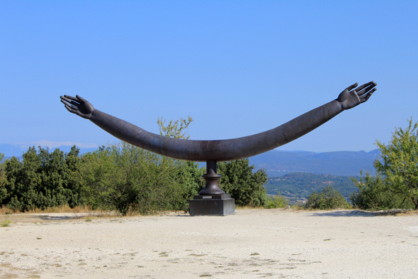 Lacoste, Sculpture Bourganov