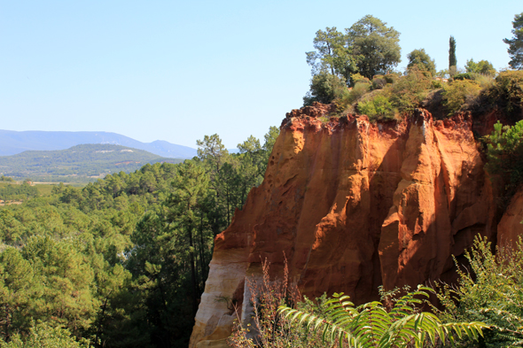 Roussillon, ocre