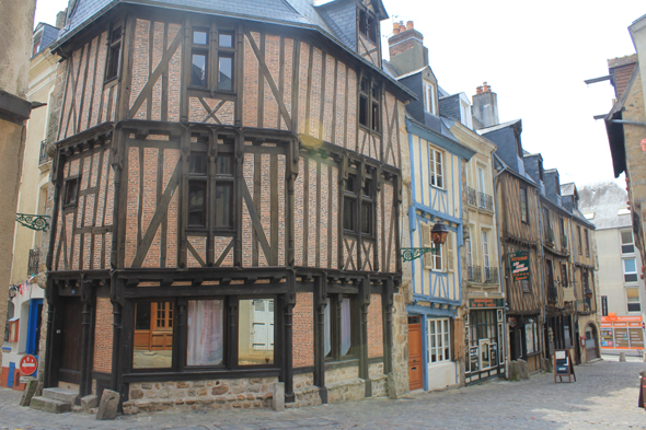 Le Mans, maison à pans de bois