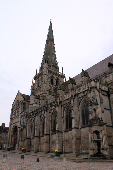 Autun, cathédrale St-Lazare