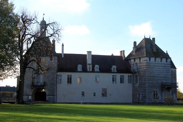 Epoisses, Château