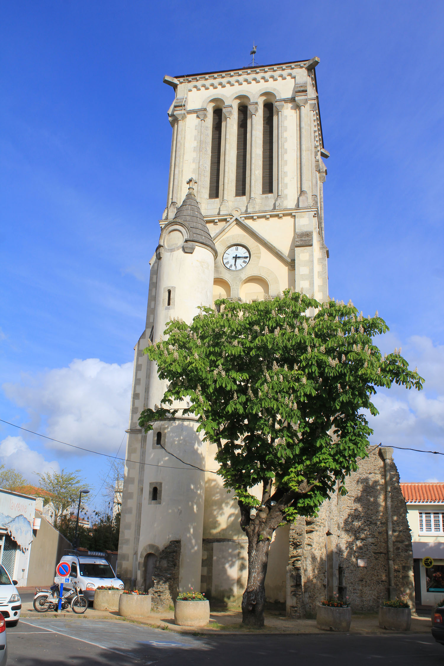 Challans, tour, ancienne église