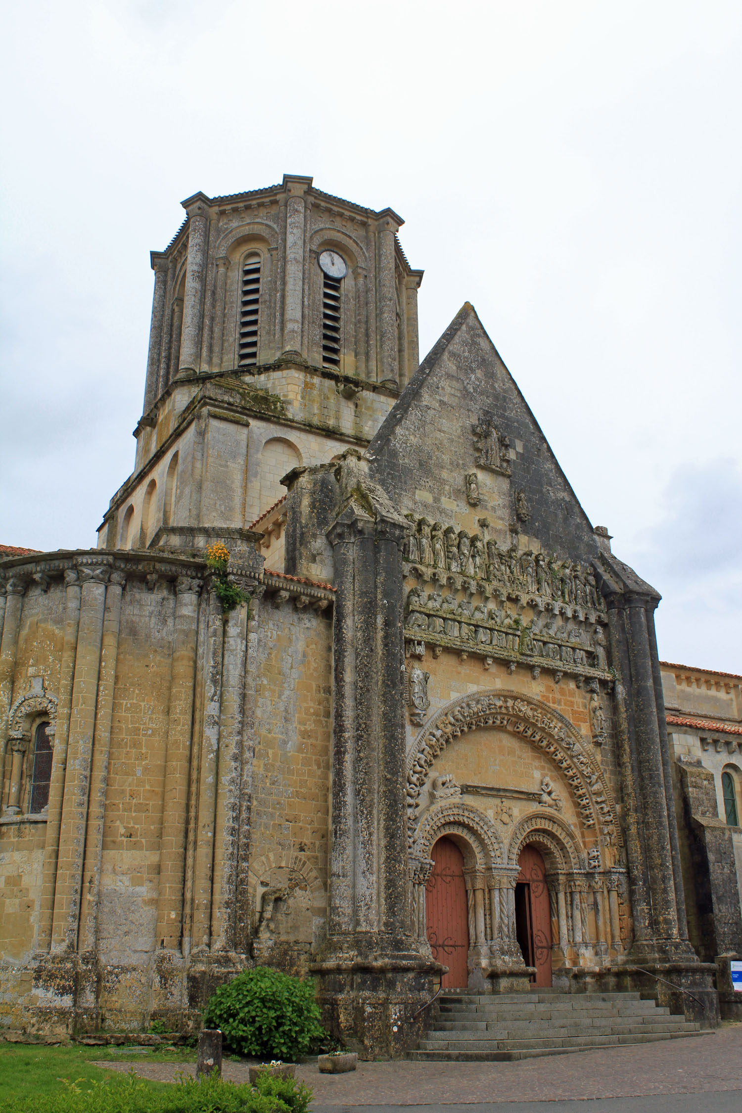 Vouvant, église