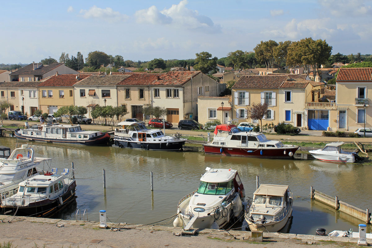 Aigues-Mortes, canal