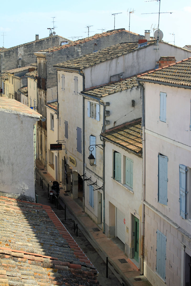 Aigues-Mortes, rue, maisons