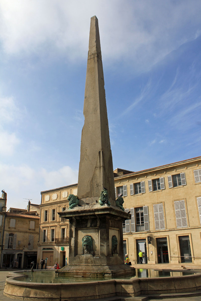 Arles, obélisque