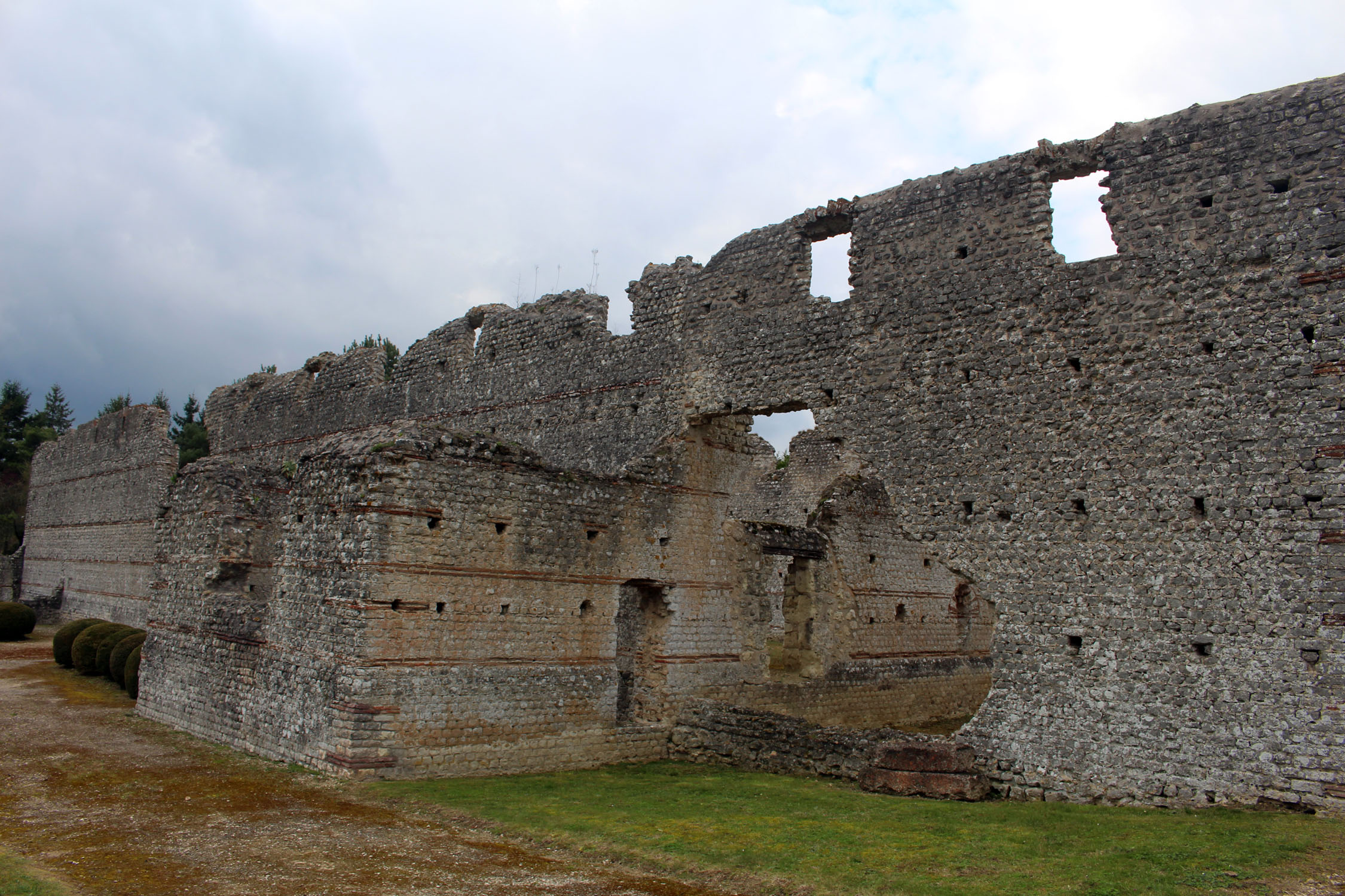 Thésée, ruines romaines