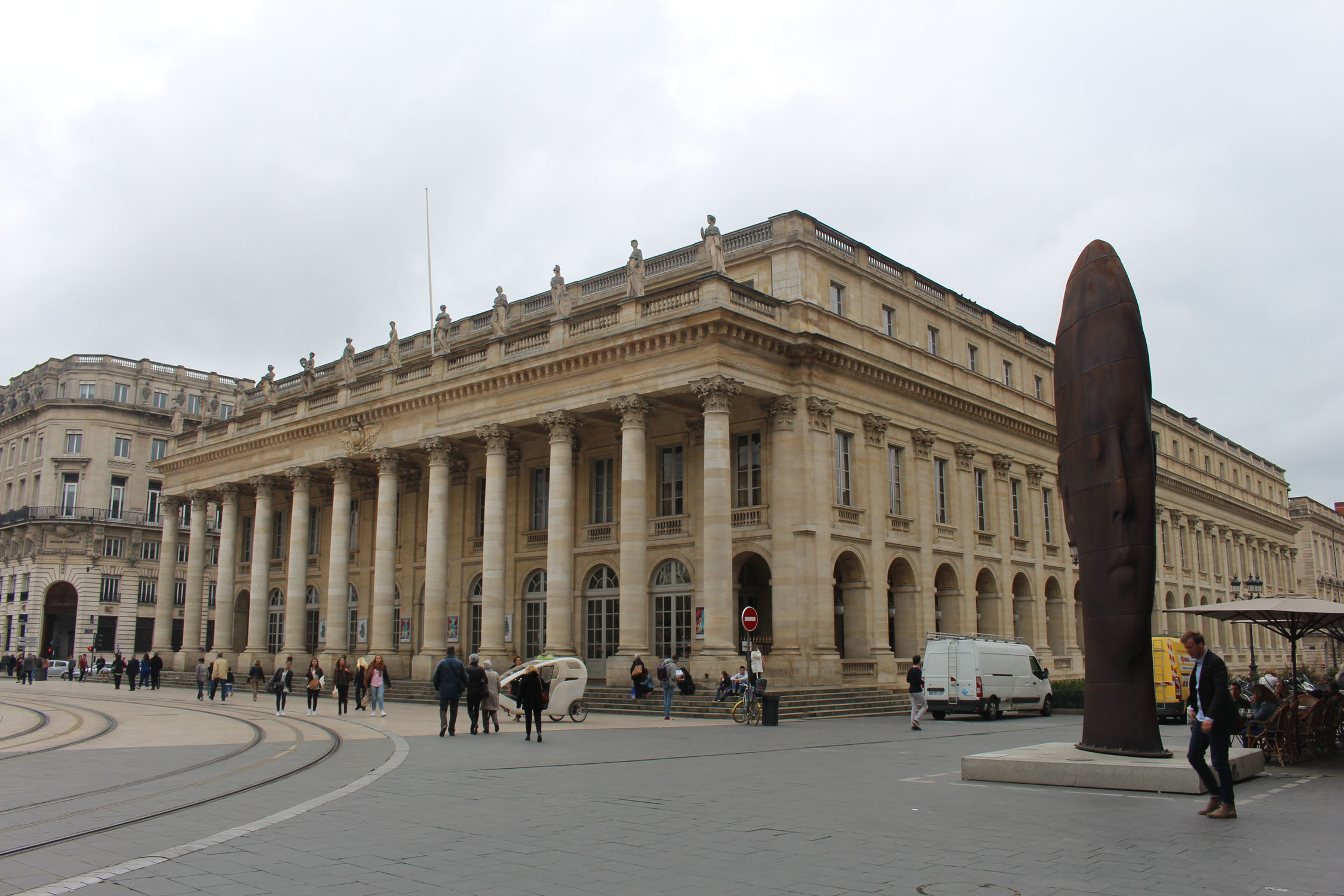 Bordeaux, place de la Comédie, théâtre