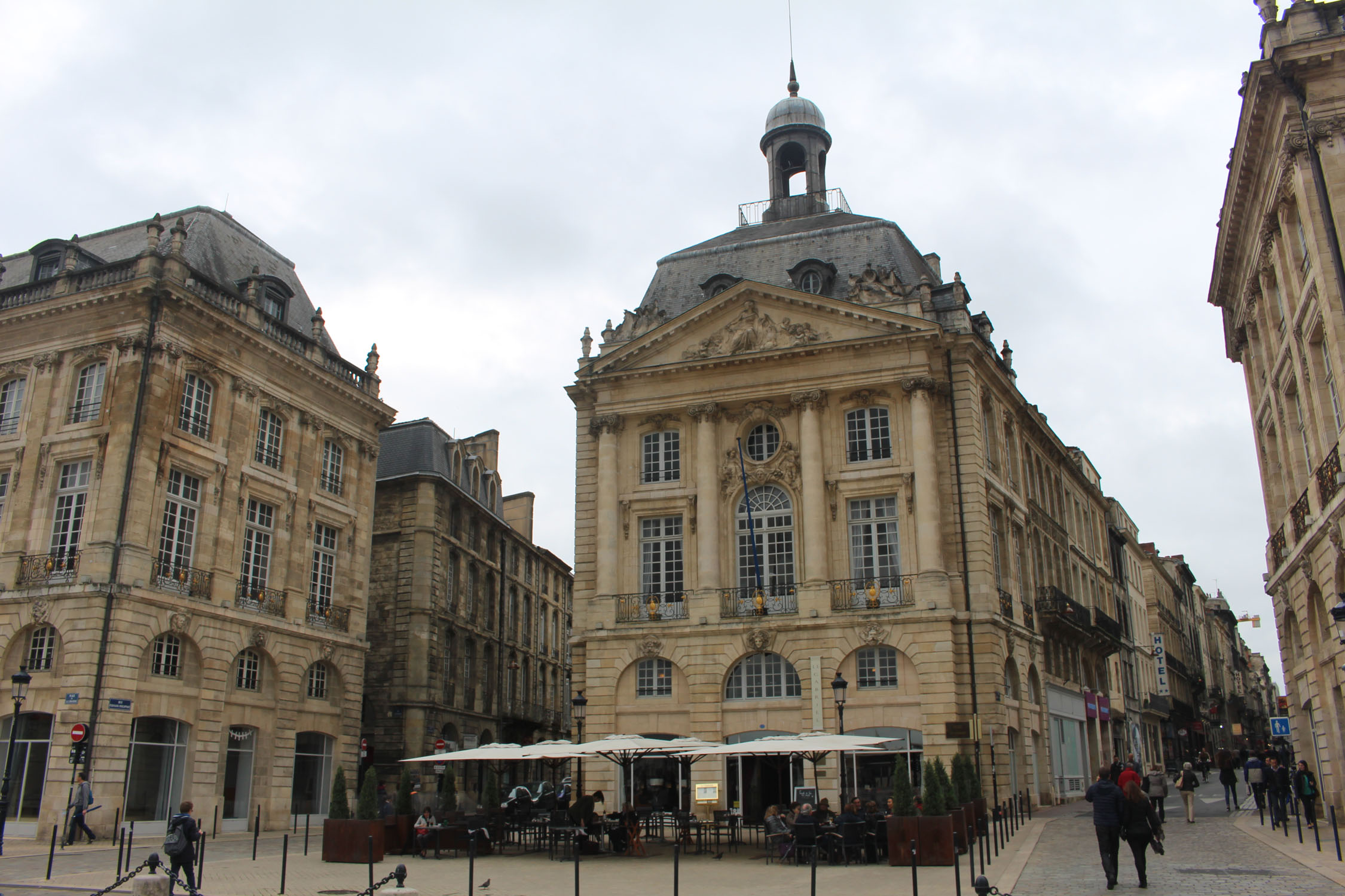 Bordeaux, place de la Bourse