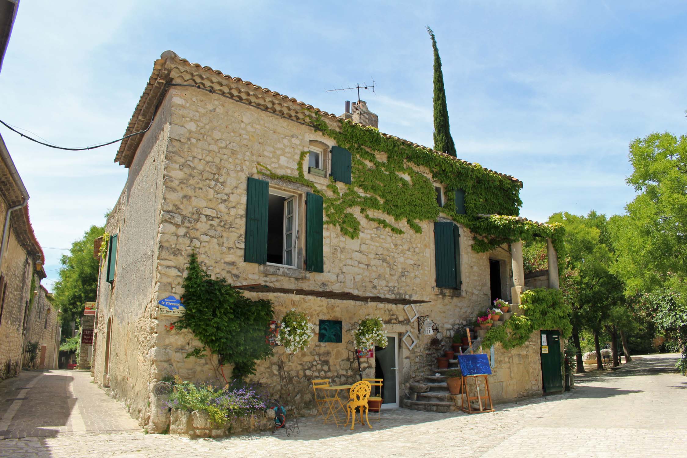 La Garde-Adhémar, beau village