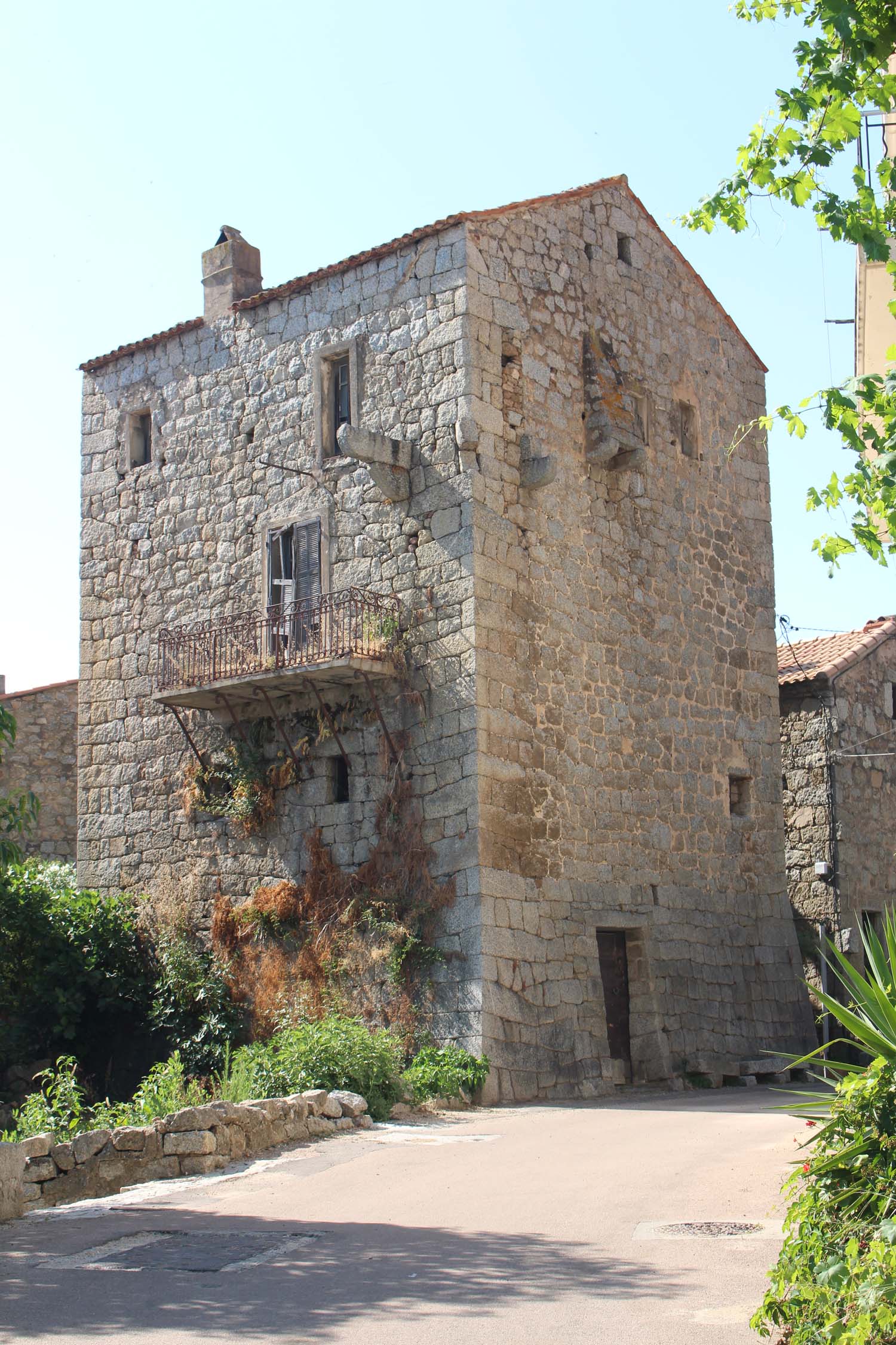 Fozzano, maison en pierre